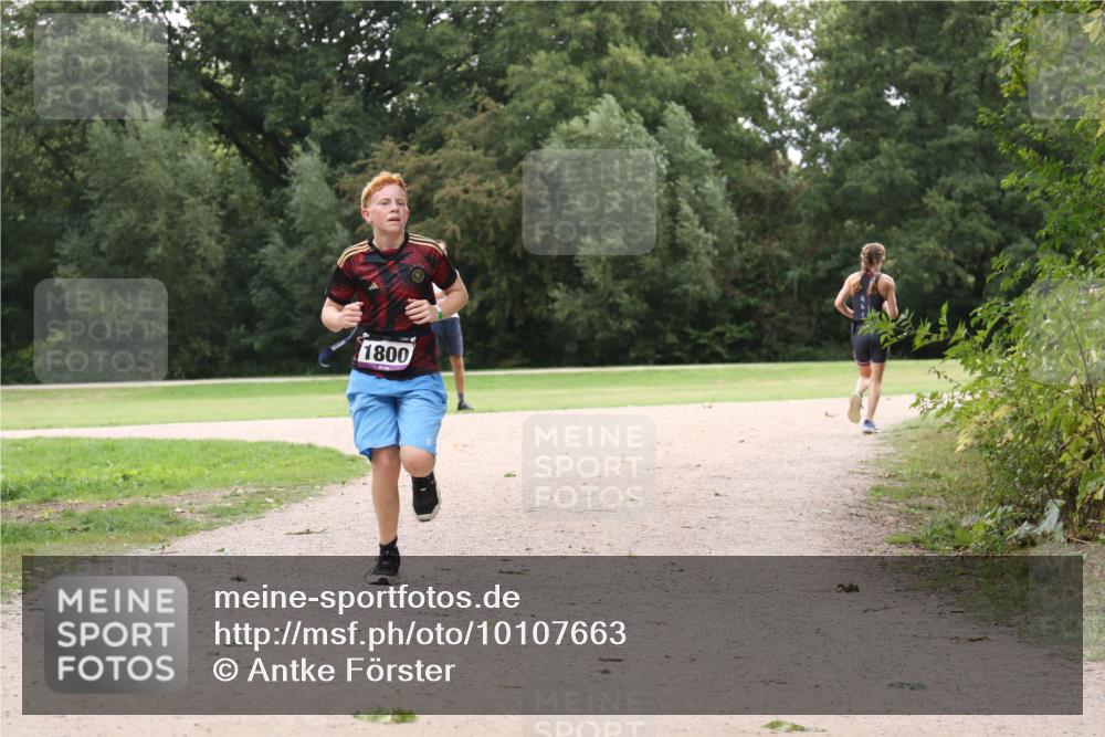 30.08.2026 - Elbe Triathlon Hamburg Antke Förster http://msf.ph/oto/10107663 30.08.2026 12:57:17 Laufen 1800 meine-sportfotos.de