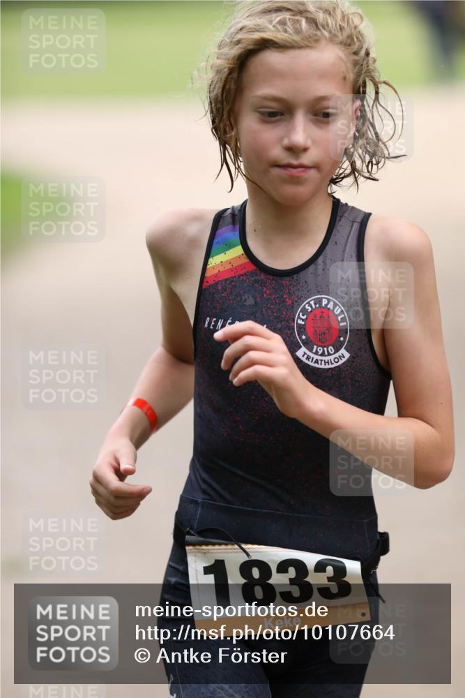 30.08.2026 - Elbe Triathlon Hamburg Antke Förster http://msf.ph/oto/10107664 30.08.2026 12:51:41 Laufen 1910, 1833 meine-sportfotos.de
