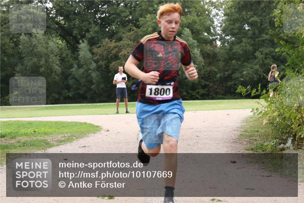 30.08.2026 - Elbe Triathlon Hamburg Antke Förster http://msf.ph/oto/10107669 30.08.2026 12:57:19 Laufen 1800 meine-sportfotos.de