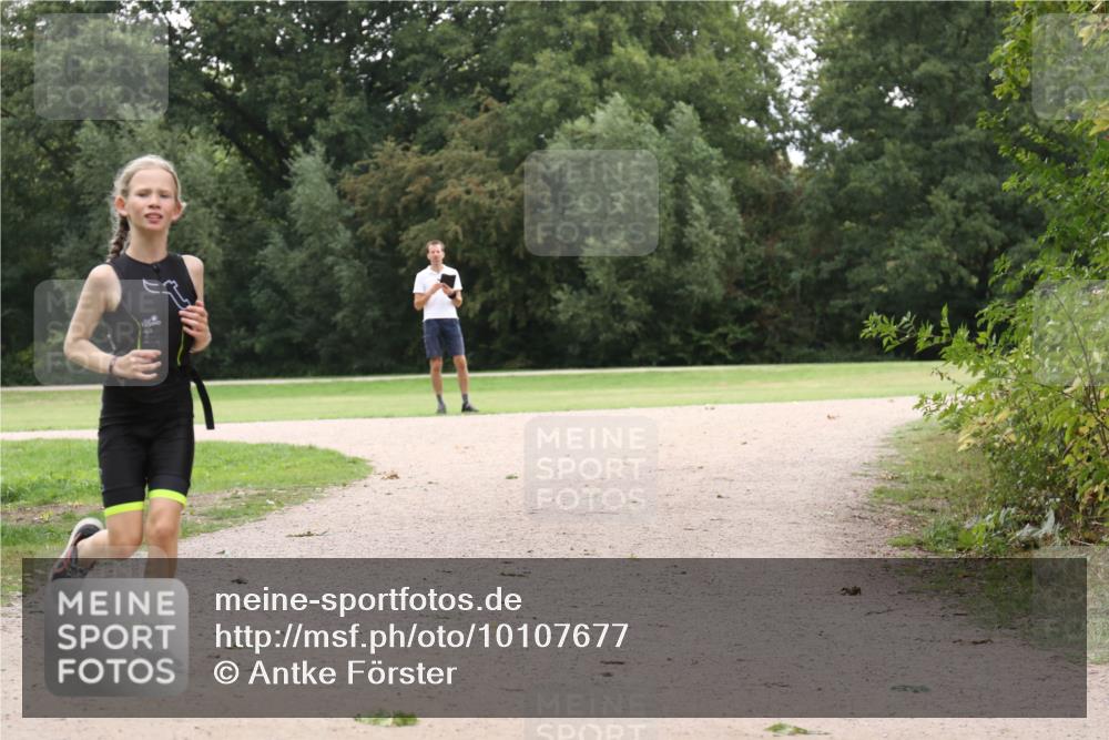 30.08.2026 - Elbe Triathlon Hamburg Antke Förster http://msf.ph/oto/10107677 30.08.2026 12:57:42 Laufen  meine-sportfotos.de