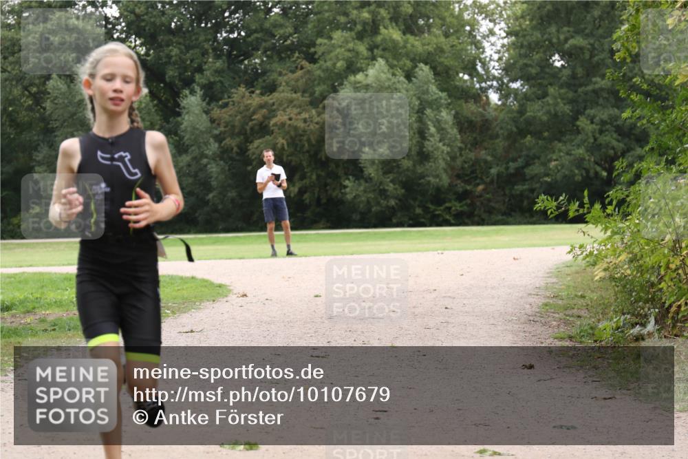 30.08.2026 - Elbe Triathlon Hamburg Antke Förster http://msf.ph/oto/10107679 30.08.2026 12:57:43 Laufen  meine-sportfotos.de