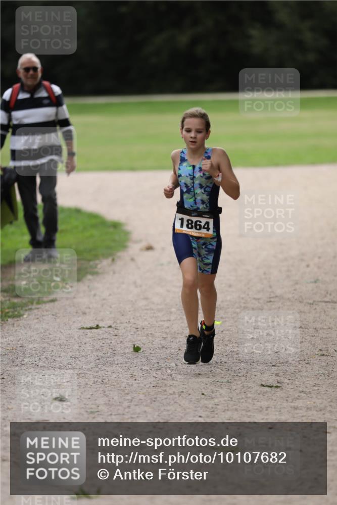 30.08.2026 - Elbe Triathlon Hamburg Antke Förster http://msf.ph/oto/10107682 30.08.2026 12:51:57 Laufen 1864 meine-sportfotos.de