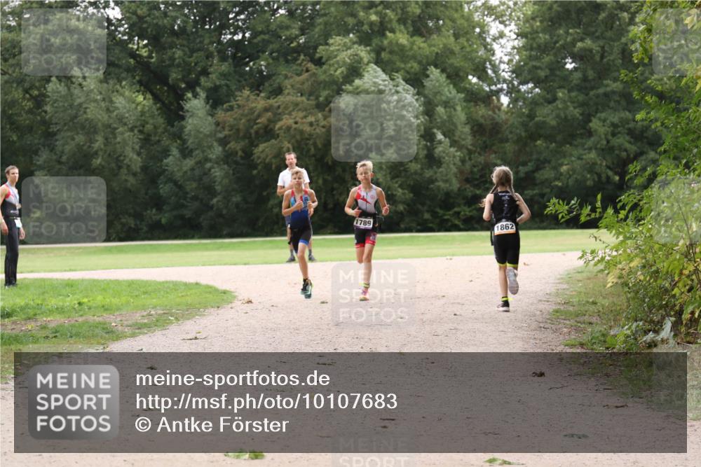 30.08.2026 - Elbe Triathlon Hamburg Antke Förster http://msf.ph/oto/10107683 30.08.2026 12:57:53 Laufen 1789, 1862 meine-sportfotos.de