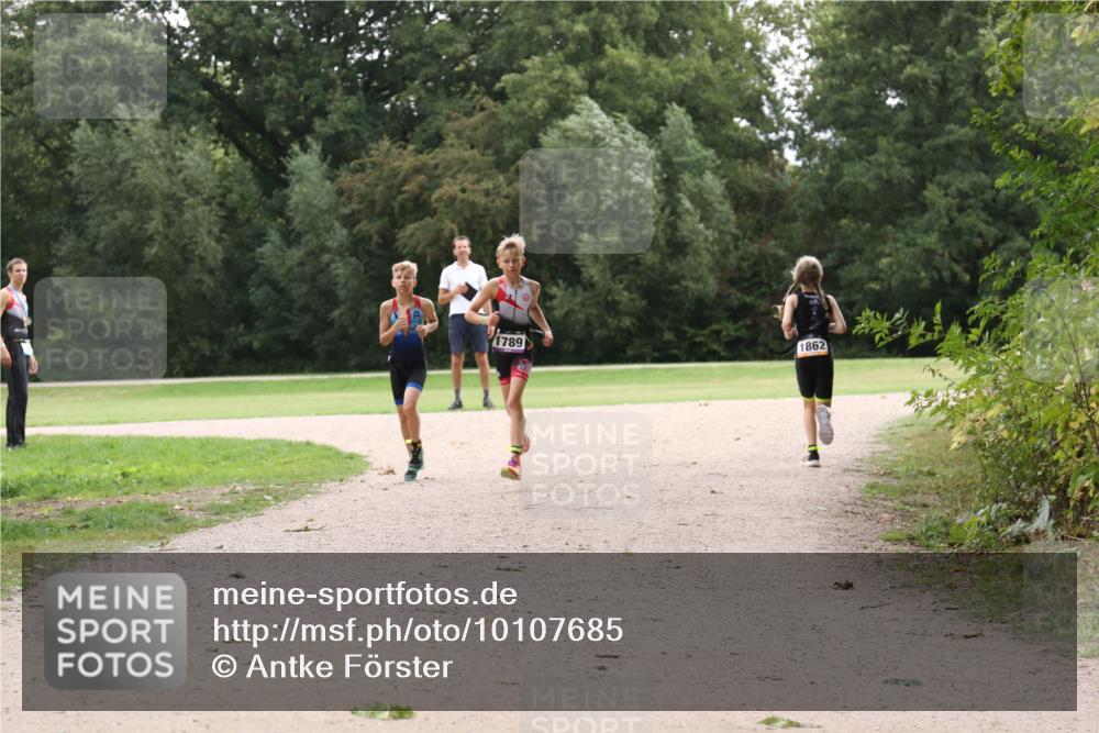 30.08.2026 - Elbe Triathlon Hamburg Antke Förster http://msf.ph/oto/10107685 30.08.2026 12:57:53 Laufen 1789, 1862 meine-sportfotos.de