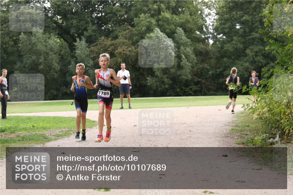 30.08.2026 - Elbe Triathlon Hamburg Antke Förster http://msf.ph/oto/10107689 30.08.2026 12:57:55 Laufen 1789 meine-sportfotos.de