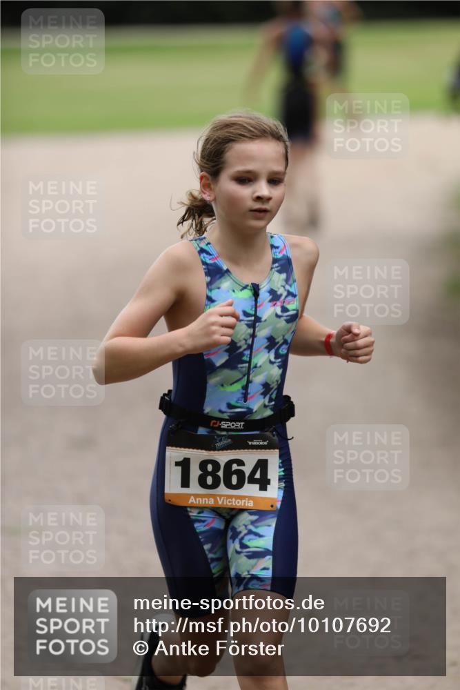 30.08.2026 - Elbe Triathlon Hamburg Antke Förster http://msf.ph/oto/10107692 30.08.2026 12:52:00 Laufen 1864 meine-sportfotos.de