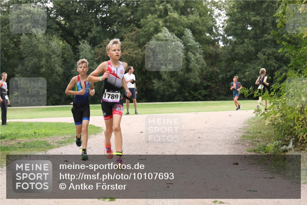 30.08.2026 - Elbe Triathlon Hamburg Antke Förster http://msf.ph/oto/10107693 30.08.2026 12:57:56 Laufen 1789 meine-sportfotos.de