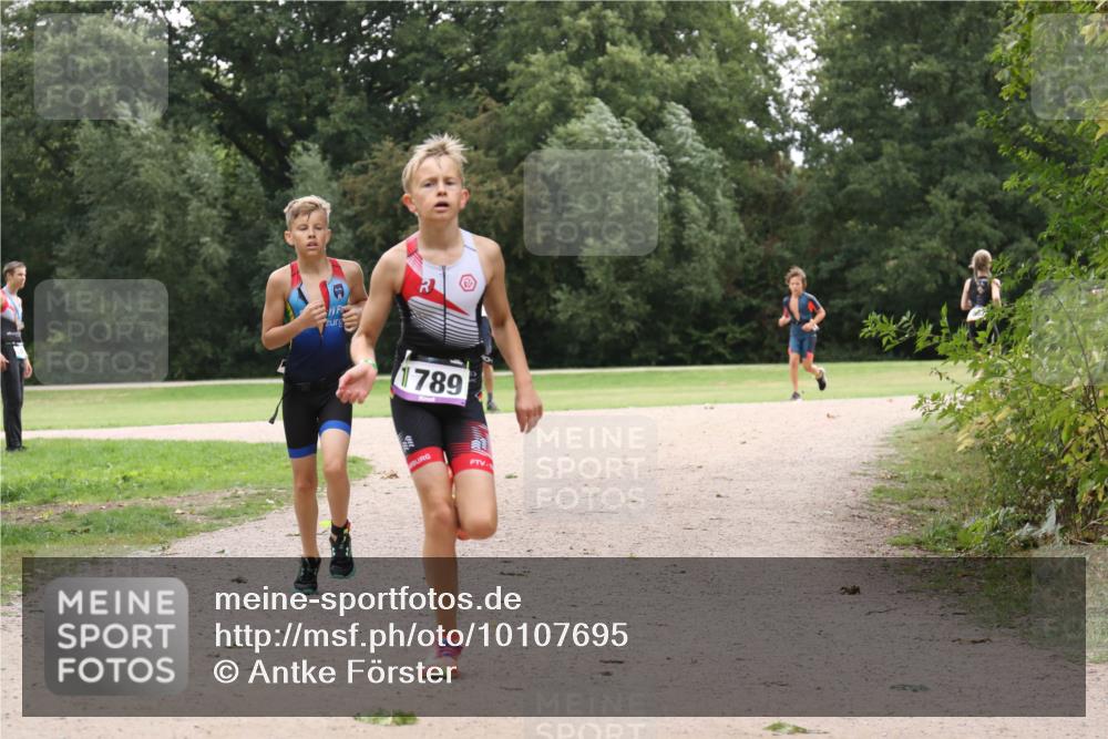 30.08.2026 - Elbe Triathlon Hamburg Antke Förster http://msf.ph/oto/10107695 30.08.2026 12:57:56 Laufen 1789 meine-sportfotos.de