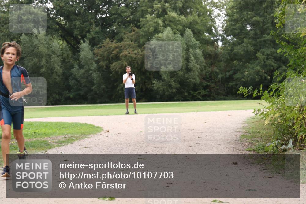 30.08.2026 - Elbe Triathlon Hamburg Antke Förster http://msf.ph/oto/10107703 30.08.2026 12:58:06 Laufen  meine-sportfotos.de