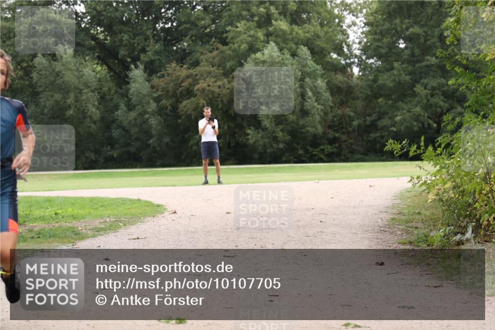 30.08.2026 - Elbe Triathlon Hamburg Antke Förster http://msf.ph/oto/10107705 30.08.2026 12:58:07 Laufen  meine-sportfotos.de