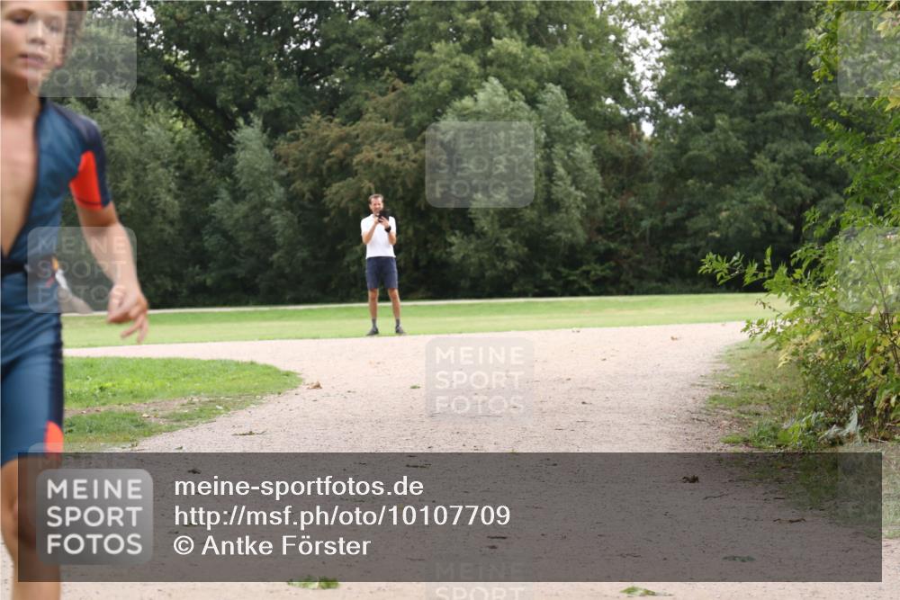 30.08.2026 - Elbe Triathlon Hamburg Antke Förster http://msf.ph/oto/10107709 30.08.2026 12:58:08 Laufen  meine-sportfotos.de