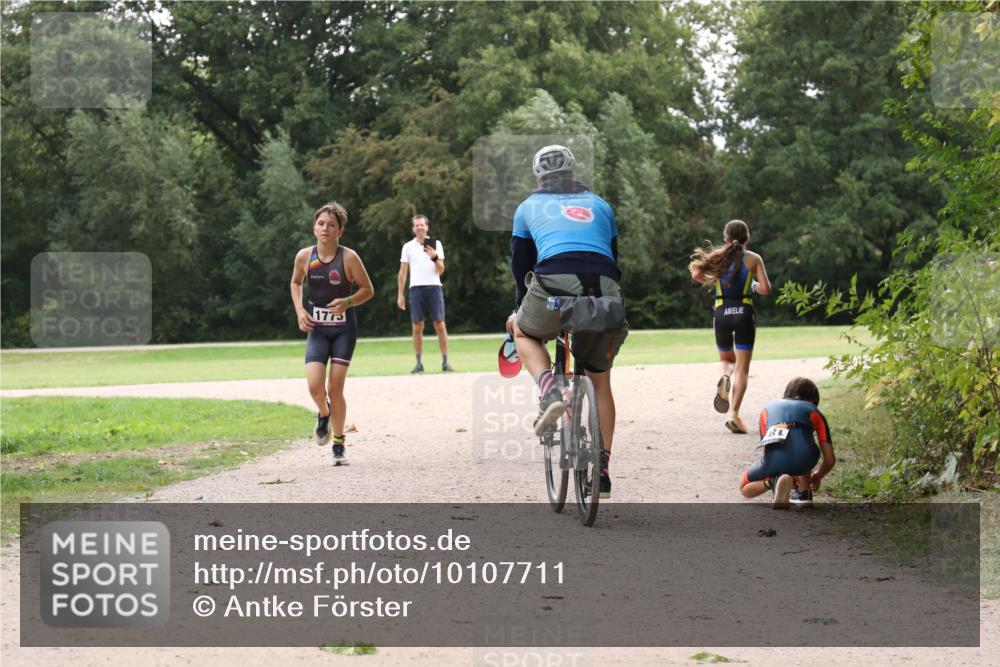 30.08.2026 - Elbe Triathlon Hamburg Antke Förster http://msf.ph/oto/10107711 30.08.2026 12:58:29 Laufen 1775 meine-sportfotos.de
