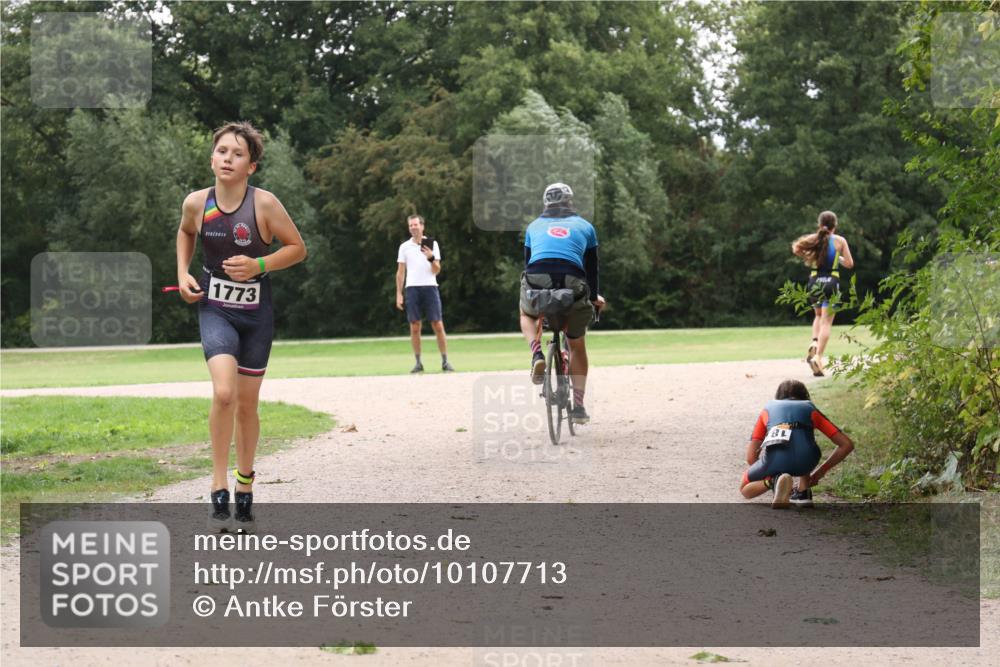 30.08.2026 - Elbe Triathlon Hamburg Antke Förster http://msf.ph/oto/10107713 30.08.2026 12:58:31 Laufen 1773 meine-sportfotos.de
