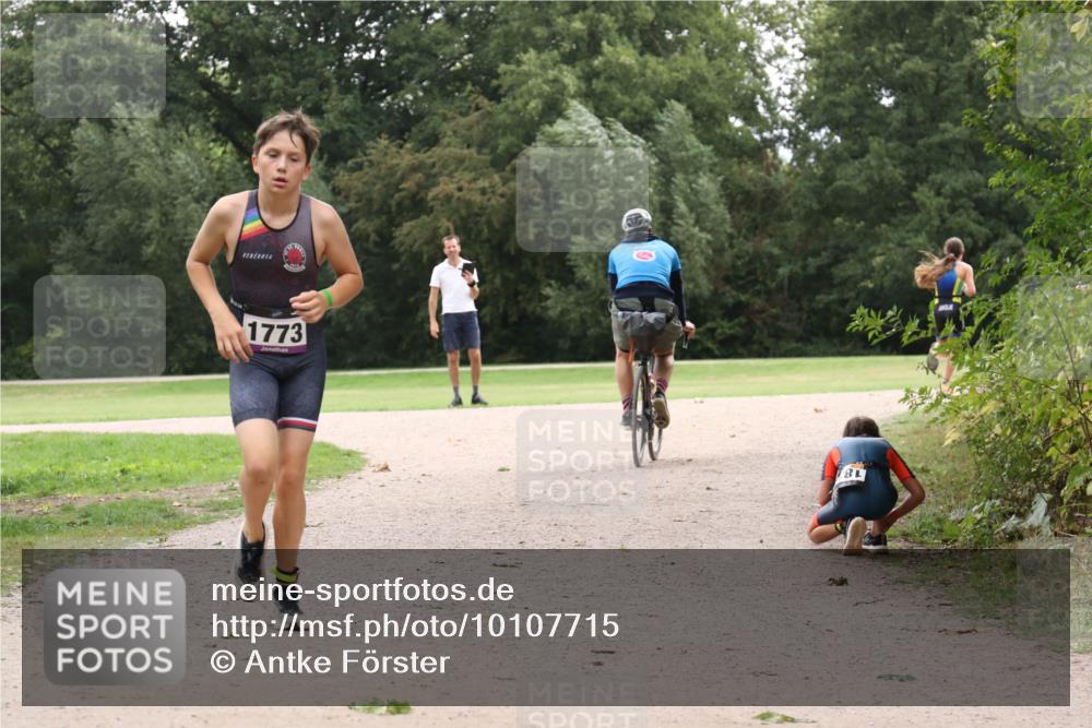 30.08.2026 - Elbe Triathlon Hamburg Antke Förster http://msf.ph/oto/10107715 30.08.2026 12:58:31 Laufen 1773 meine-sportfotos.de