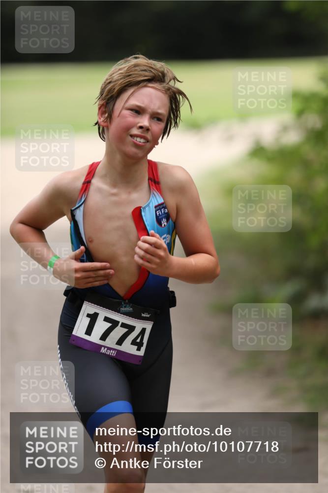 30.08.2026 - Elbe Triathlon Hamburg Antke Förster http://msf.ph/oto/10107718 30.08.2026 12:52:29 Laufen 1774 meine-sportfotos.de