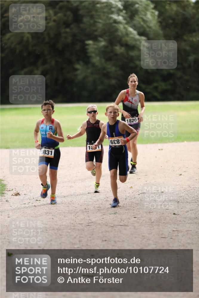 30.08.2026 - Elbe Triathlon Hamburg Antke Förster http://msf.ph/oto/10107724 30.08.2026 12:52:36 Laufen 1831, 688, 1820 meine-sportfotos.de