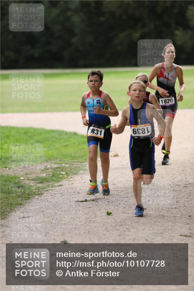 30.08.2026 - Elbe Triathlon Hamburg Antke Förster http://msf.ph/oto/10107728 30.08.2026 12:52:38 Laufen 831, 6881, 1820 meine-sportfotos.de