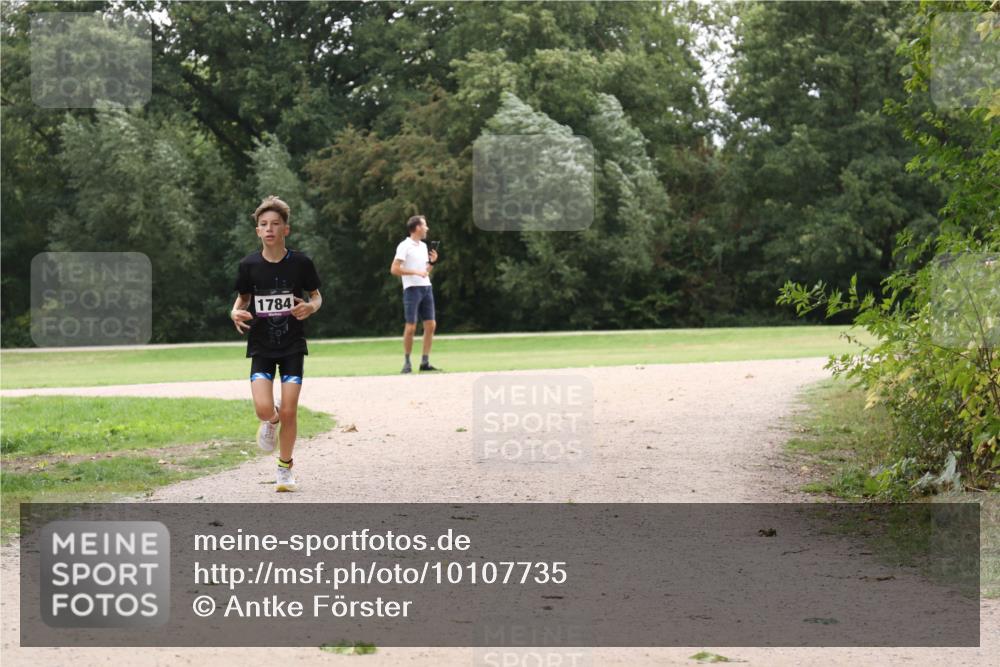 30.08.2026 - Elbe Triathlon Hamburg Antke Förster http://msf.ph/oto/10107735 30.08.2026 12:58:49 Laufen 1784 meine-sportfotos.de