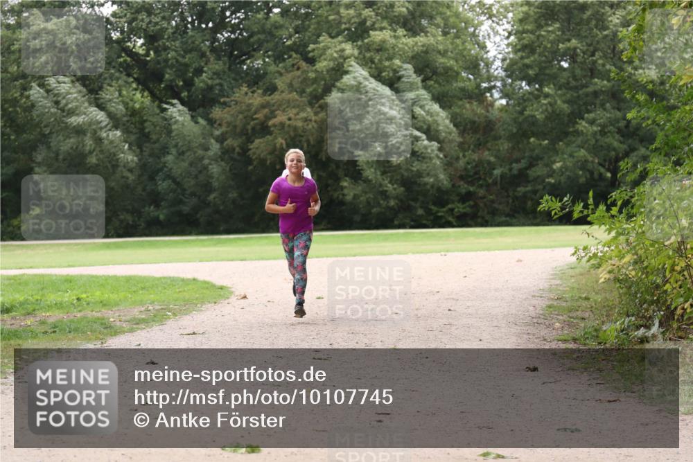 30.08.2026 - Elbe Triathlon Hamburg Antke Förster http://msf.ph/oto/10107745 30.08.2026 12:59:32 Laufen  meine-sportfotos.de