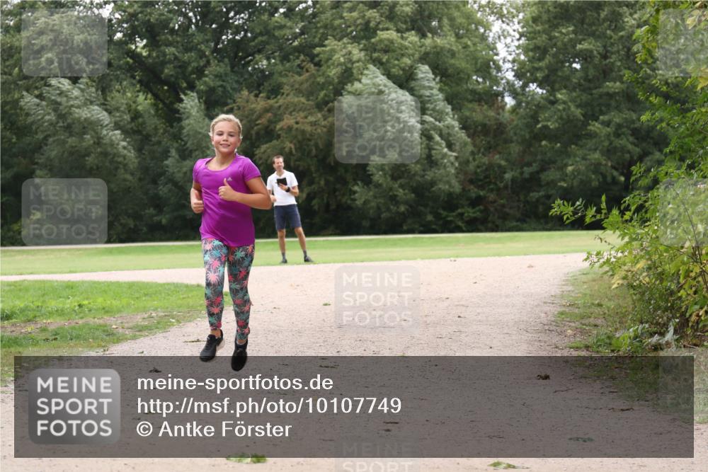 30.08.2026 - Elbe Triathlon Hamburg Antke Förster http://msf.ph/oto/10107749 30.08.2026 12:59:33 Laufen  meine-sportfotos.de