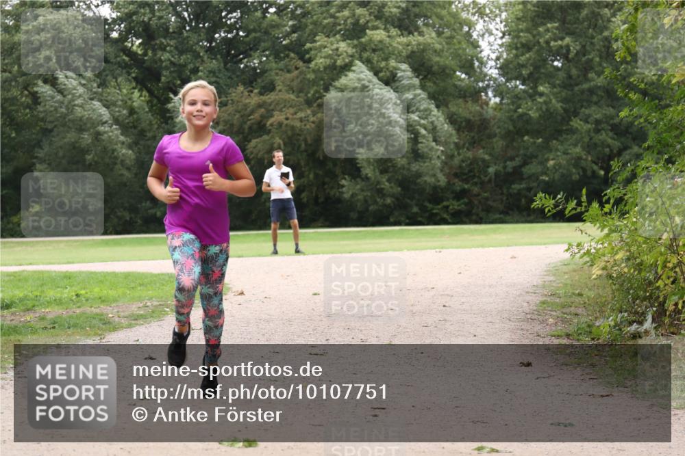 30.08.2026 - Elbe Triathlon Hamburg Antke Förster http://msf.ph/oto/10107751 30.08.2026 12:59:34 Laufen  meine-sportfotos.de