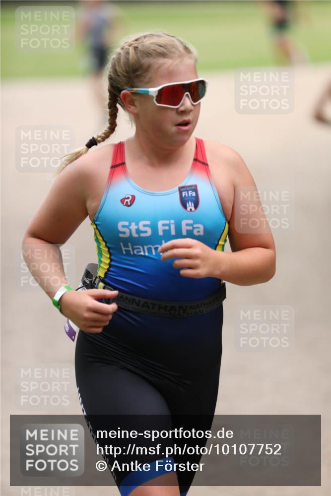30.08.2026 - Elbe Triathlon Hamburg Antke Förster http://msf.ph/oto/10107752 30.08.2026 12:52:47 Laufen  meine-sportfotos.de