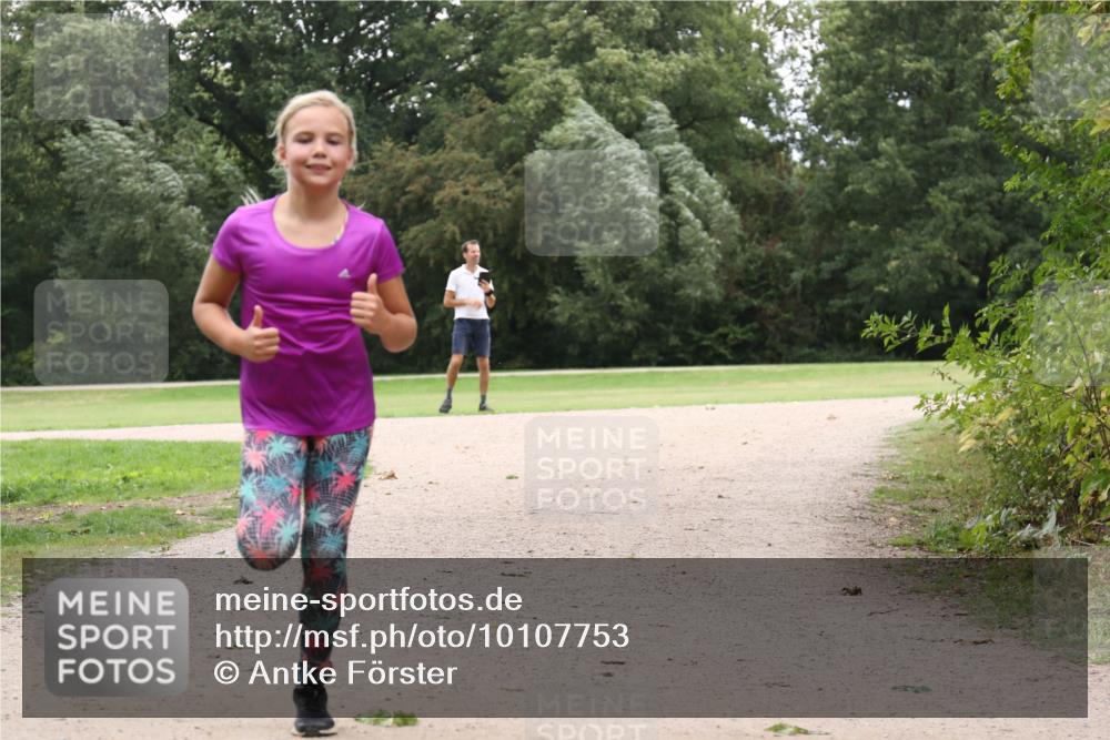 30.08.2026 - Elbe Triathlon Hamburg Antke Förster http://msf.ph/oto/10107753 30.08.2026 12:59:34 Laufen  meine-sportfotos.de