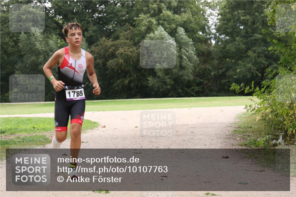30.08.2026 - Elbe Triathlon Hamburg Antke Förster http://msf.ph/oto/10107763 30.08.2026 13:00:42 Laufen 1785 meine-sportfotos.de