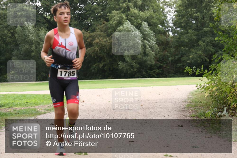 30.08.2026 - Elbe Triathlon Hamburg Antke Förster http://msf.ph/oto/10107765 30.08.2026 13:00:43 Laufen 1785 meine-sportfotos.de