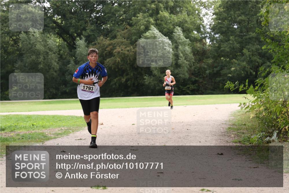 30.08.2026 - Elbe Triathlon Hamburg Antke Förster http://msf.ph/oto/10107771 30.08.2026 13:01:33 Laufen 1793, 1866 meine-sportfotos.de