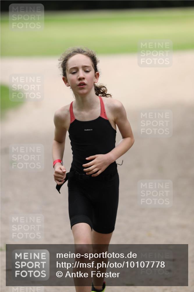 30.08.2026 - Elbe Triathlon Hamburg Antke Förster http://msf.ph/oto/10107778 30.08.2026 12:53:02 Laufen  meine-sportfotos.de