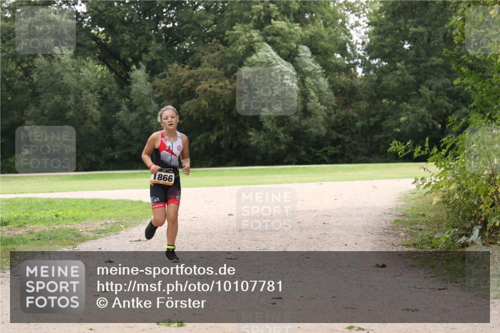 30.08.2026 - Elbe Triathlon Hamburg Antke Förster http://msf.ph/oto/10107781 30.08.2026 13:01:39 Laufen 866 meine-sportfotos.de