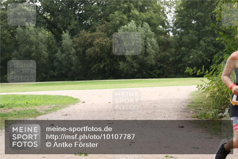 30.08.2026 - Elbe Triathlon Hamburg Antke Förster http://msf.ph/oto/10107787 30.08.2026 13:01:42 Laufen  meine-sportfotos.de
