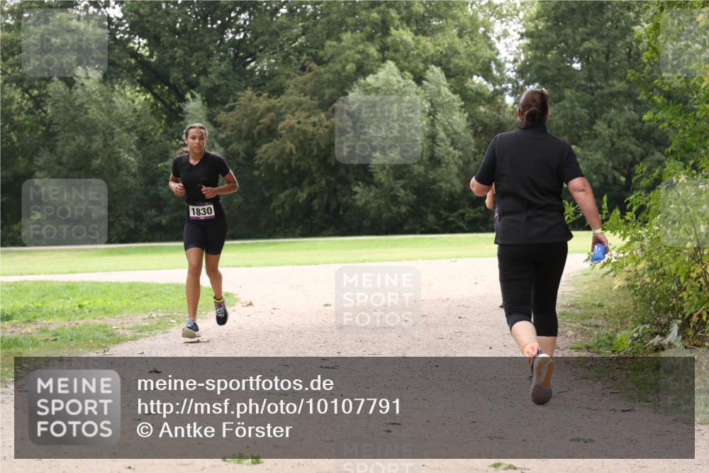 30.08.2026 - Elbe Triathlon Hamburg Antke Förster http://msf.ph/oto/10107791 30.08.2026 13:02:05 Laufen 1830 meine-sportfotos.de