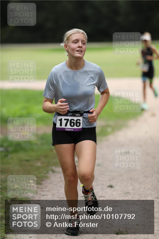 30.08.2026 - Elbe Triathlon Hamburg Antke Förster http://msf.ph/oto/10107792 30.08.2026 12:53:27 Laufen 1766 meine-sportfotos.de
