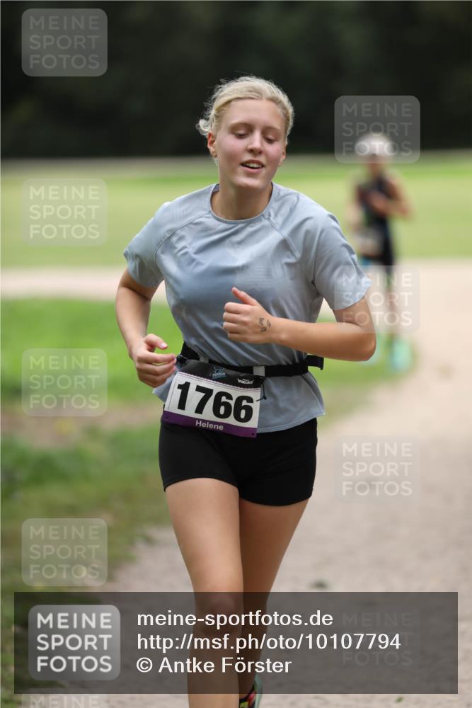 30.08.2026 - Elbe Triathlon Hamburg Antke Förster http://msf.ph/oto/10107794 30.08.2026 12:53:27 Laufen 1766 meine-sportfotos.de