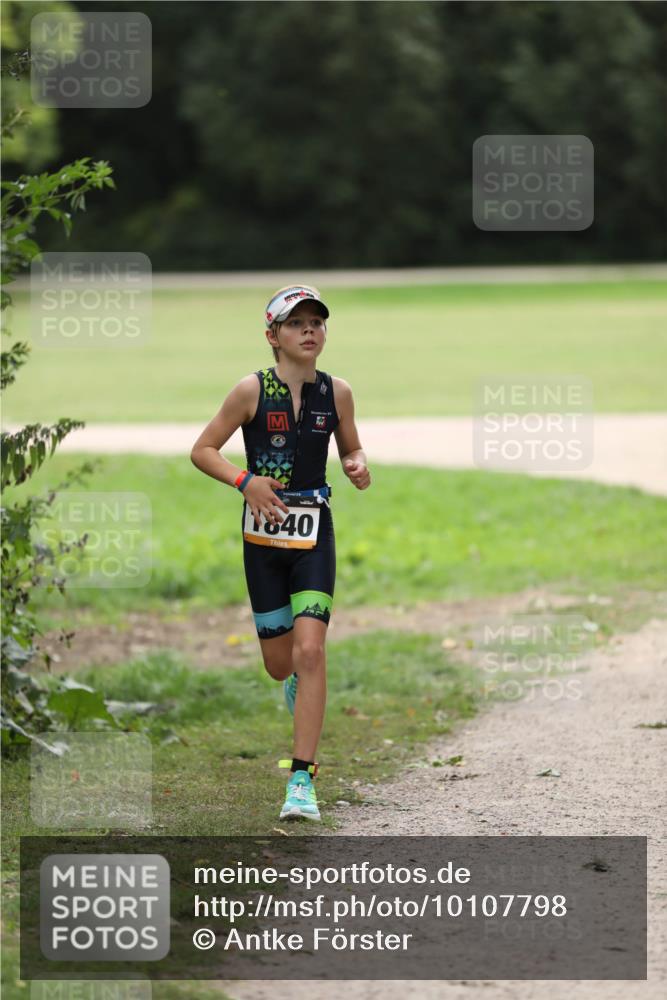 30.08.2026 - Elbe Triathlon Hamburg Antke Förster http://msf.ph/oto/10107798 30.08.2026 12:53:30 Laufen 1840 meine-sportfotos.de