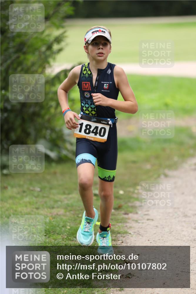30.08.2026 - Elbe Triathlon Hamburg Antke Förster http://msf.ph/oto/10107802 30.08.2026 12:53:31 Laufen 1840 meine-sportfotos.de