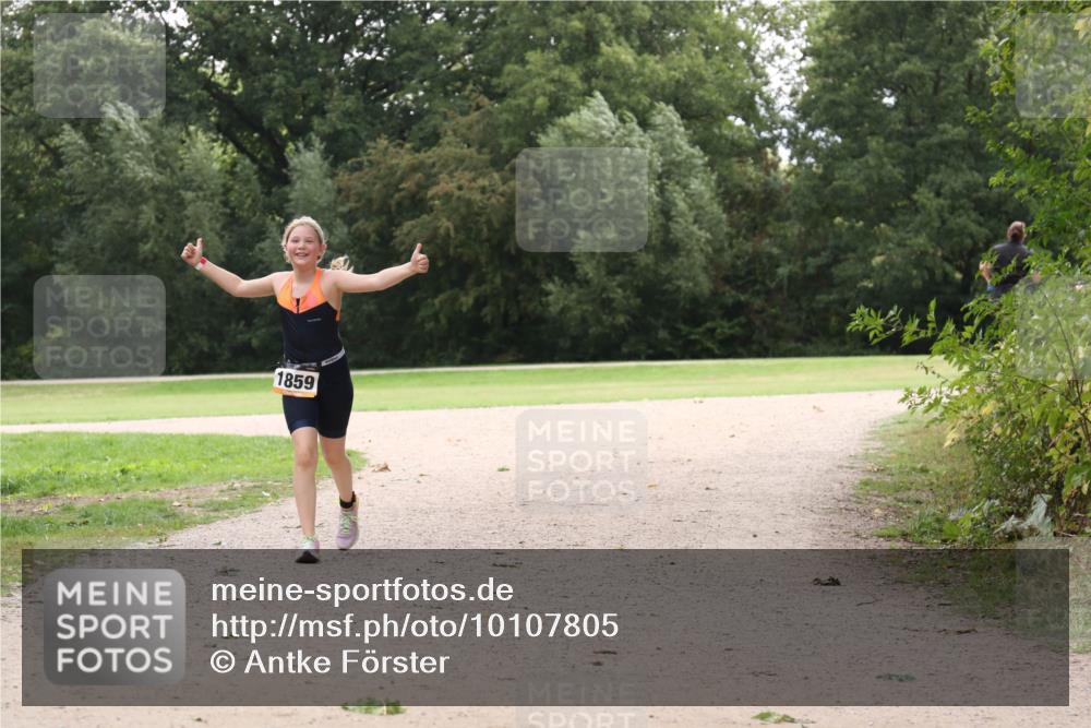 30.08.2026 - Elbe Triathlon Hamburg Antke Förster http://msf.ph/oto/10107805 30.08.2026 13:02:19 Laufen 1859 meine-sportfotos.de