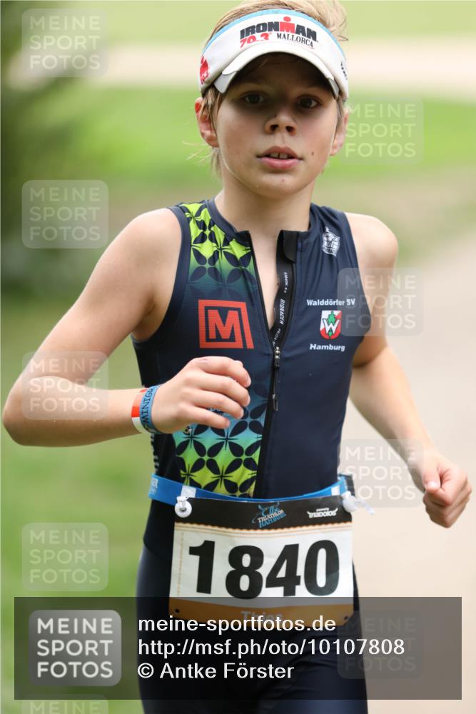 30.08.2026 - Elbe Triathlon Hamburg Antke Förster http://msf.ph/oto/10107808 30.08.2026 12:53:33 Laufen 703, 53840, 1840 meine-sportfotos.de