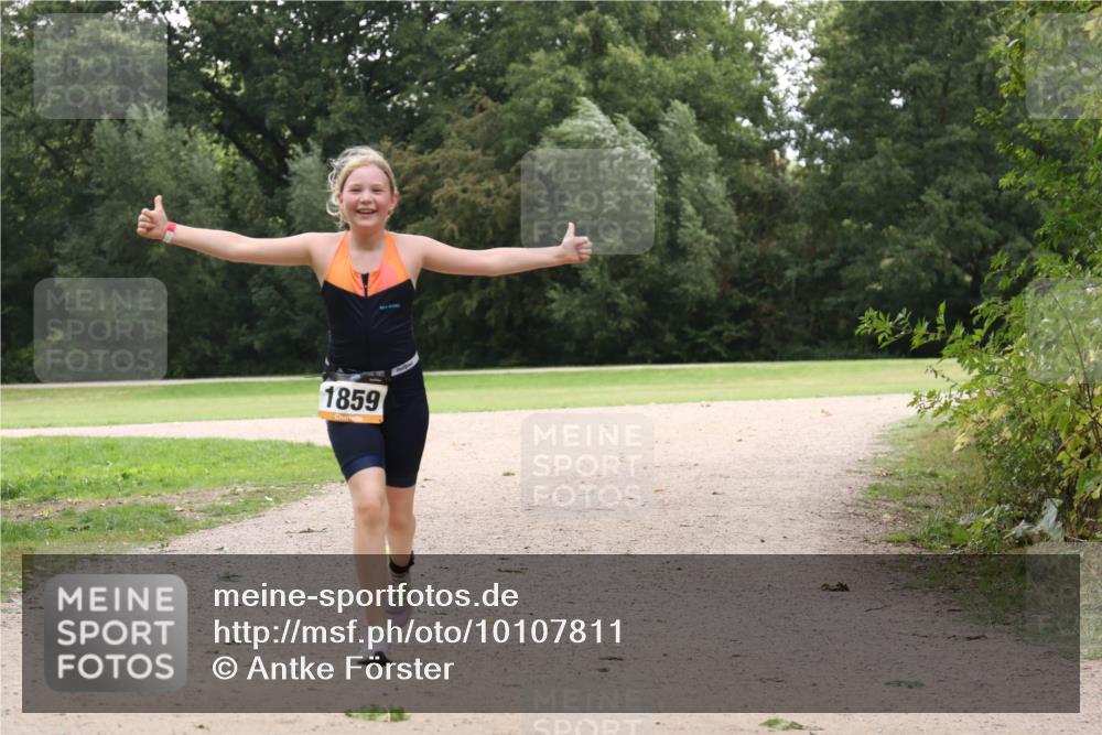 30.08.2026 - Elbe Triathlon Hamburg Antke Förster http://msf.ph/oto/10107811 30.08.2026 13:02:21 Laufen 1859 meine-sportfotos.de