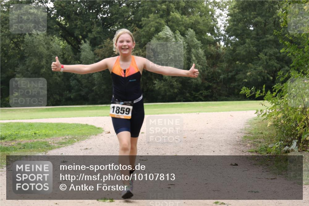 30.08.2026 - Elbe Triathlon Hamburg Antke Förster http://msf.ph/oto/10107813 30.08.2026 13:02:22 Laufen 1859 meine-sportfotos.de