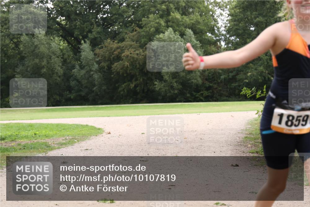 30.08.2026 - Elbe Triathlon Hamburg Antke Förster http://msf.ph/oto/10107819 30.08.2026 13:02:23 Laufen 1859 meine-sportfotos.de