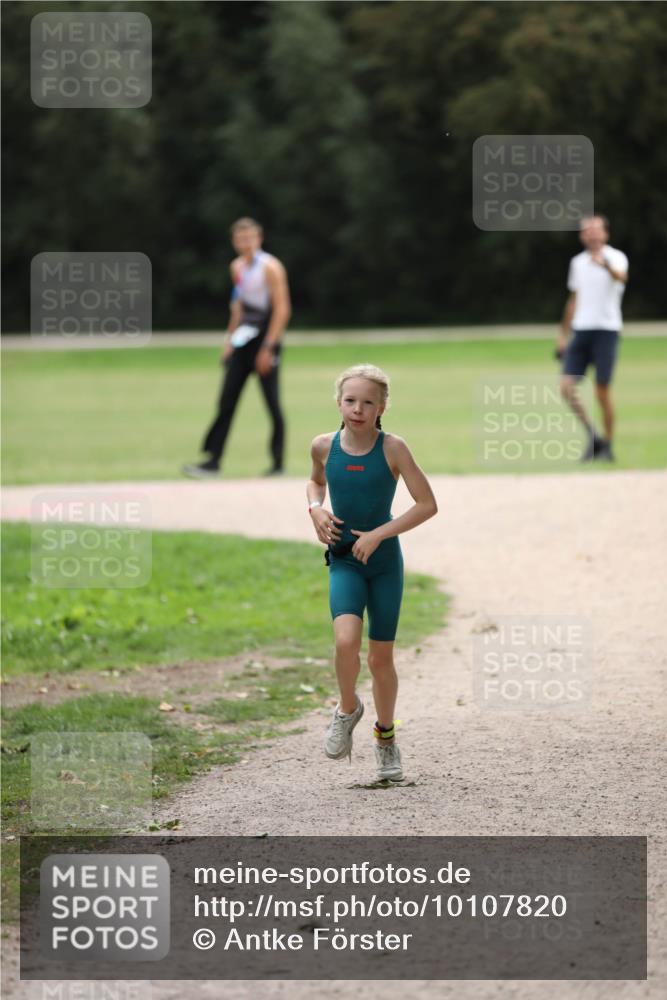 30.08.2026 - Elbe Triathlon Hamburg Antke Förster http://msf.ph/oto/10107820 30.08.2026 12:53:48 Laufen  meine-sportfotos.de
