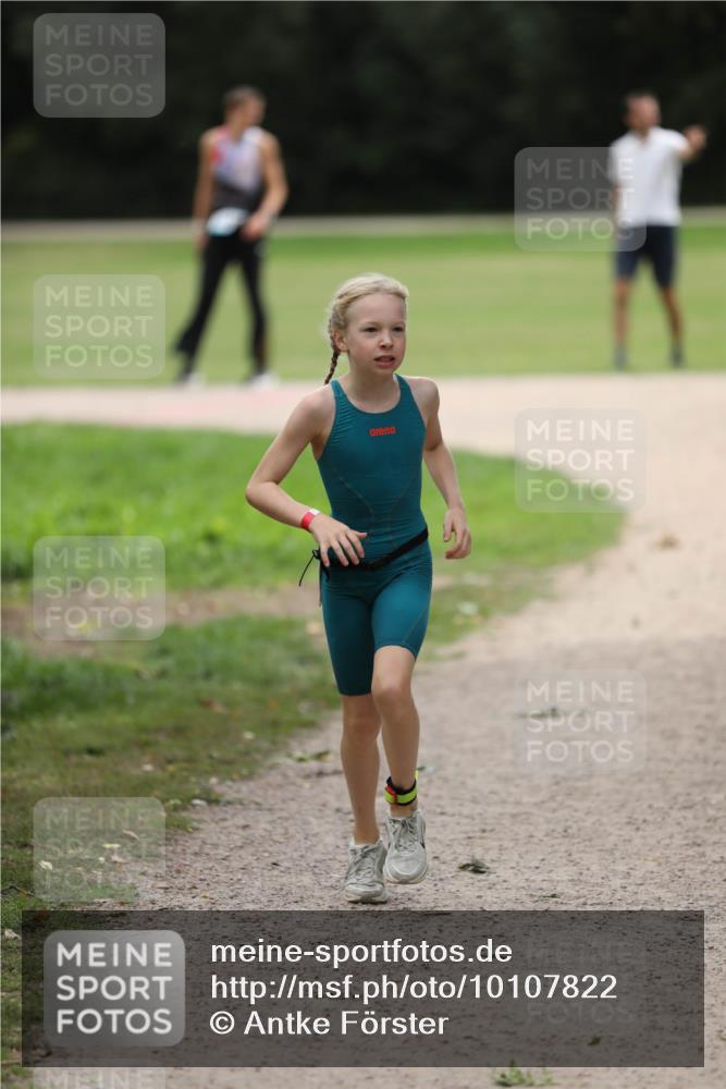 30.08.2026 - Elbe Triathlon Hamburg Antke Förster http://msf.ph/oto/10107822 30.08.2026 12:53:50 Laufen  meine-sportfotos.de