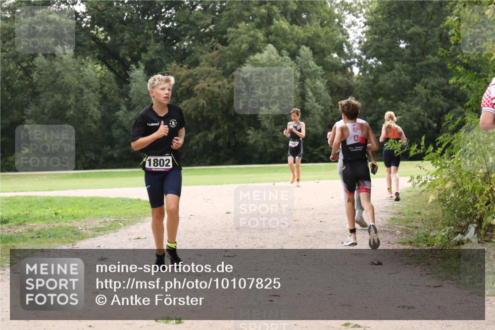 30.08.2026 - Elbe Triathlon Hamburg Antke Förster http://msf.ph/oto/10107825 30.08.2026 13:02:37 Laufen 1802, 180 meine-sportfotos.de