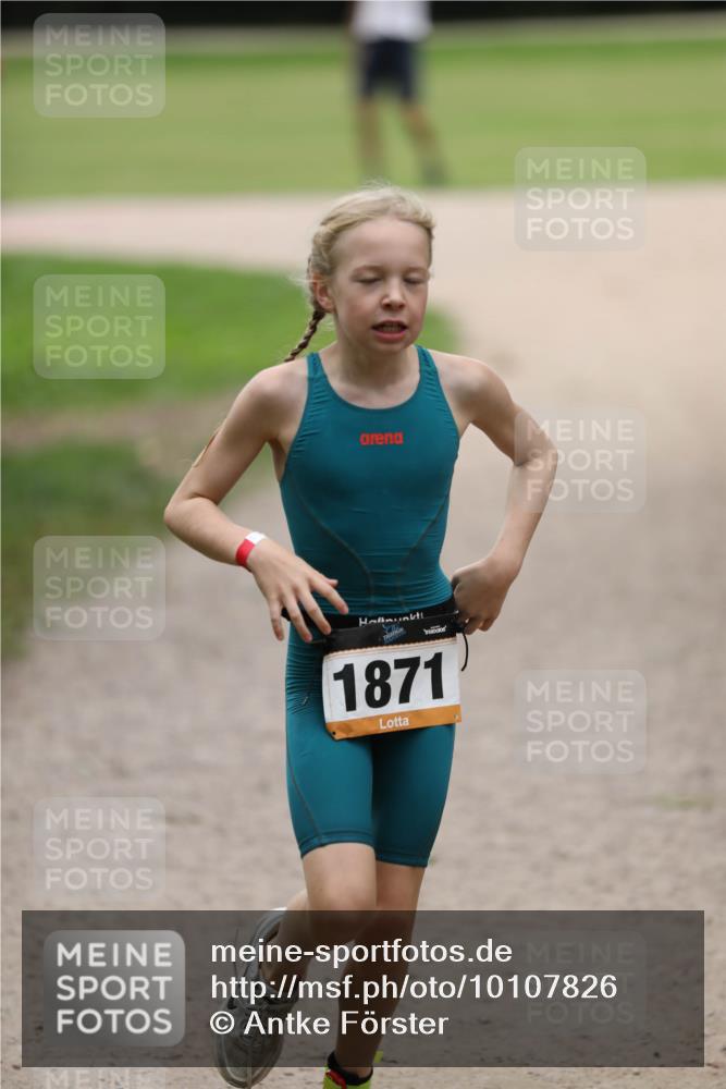 30.08.2026 - Elbe Triathlon Hamburg Antke Förster http://msf.ph/oto/10107826 30.08.2026 12:53:51 Laufen 1871 meine-sportfotos.de