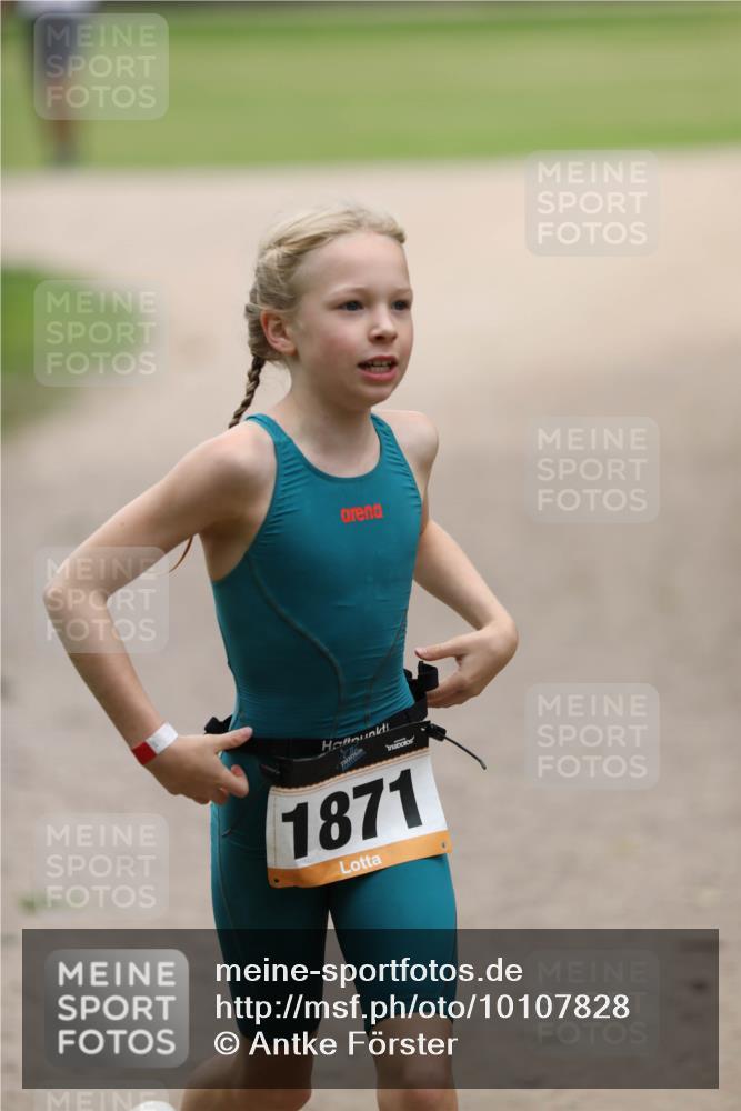 30.08.2026 - Elbe Triathlon Hamburg Antke Förster http://msf.ph/oto/10107828 30.08.2026 12:53:51 Laufen 1871 meine-sportfotos.de