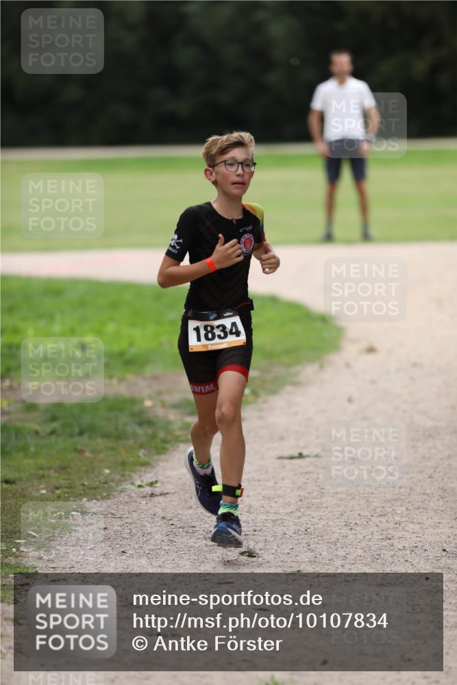 30.08.2026 - Elbe Triathlon Hamburg Antke Förster http://msf.ph/oto/10107834 30.08.2026 12:54:00 Laufen 1834, 8700 meine-sportfotos.de