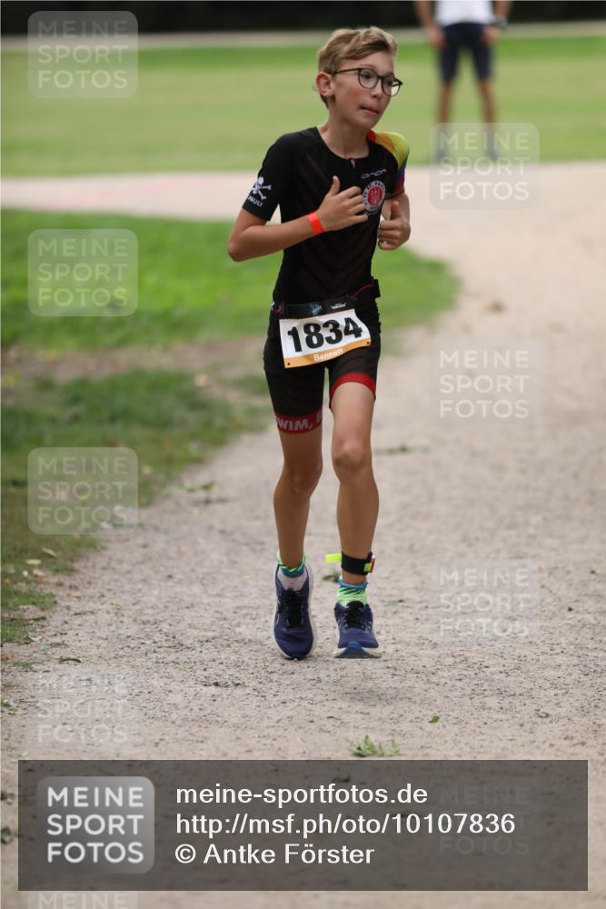 30.08.2026 - Elbe Triathlon Hamburg Antke Förster http://msf.ph/oto/10107836 30.08.2026 12:54:00 Laufen 1834 meine-sportfotos.de